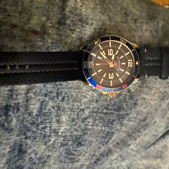 U.S Polo Association Watch for Sale. Well worn and good finish. - Picture 3 of 3